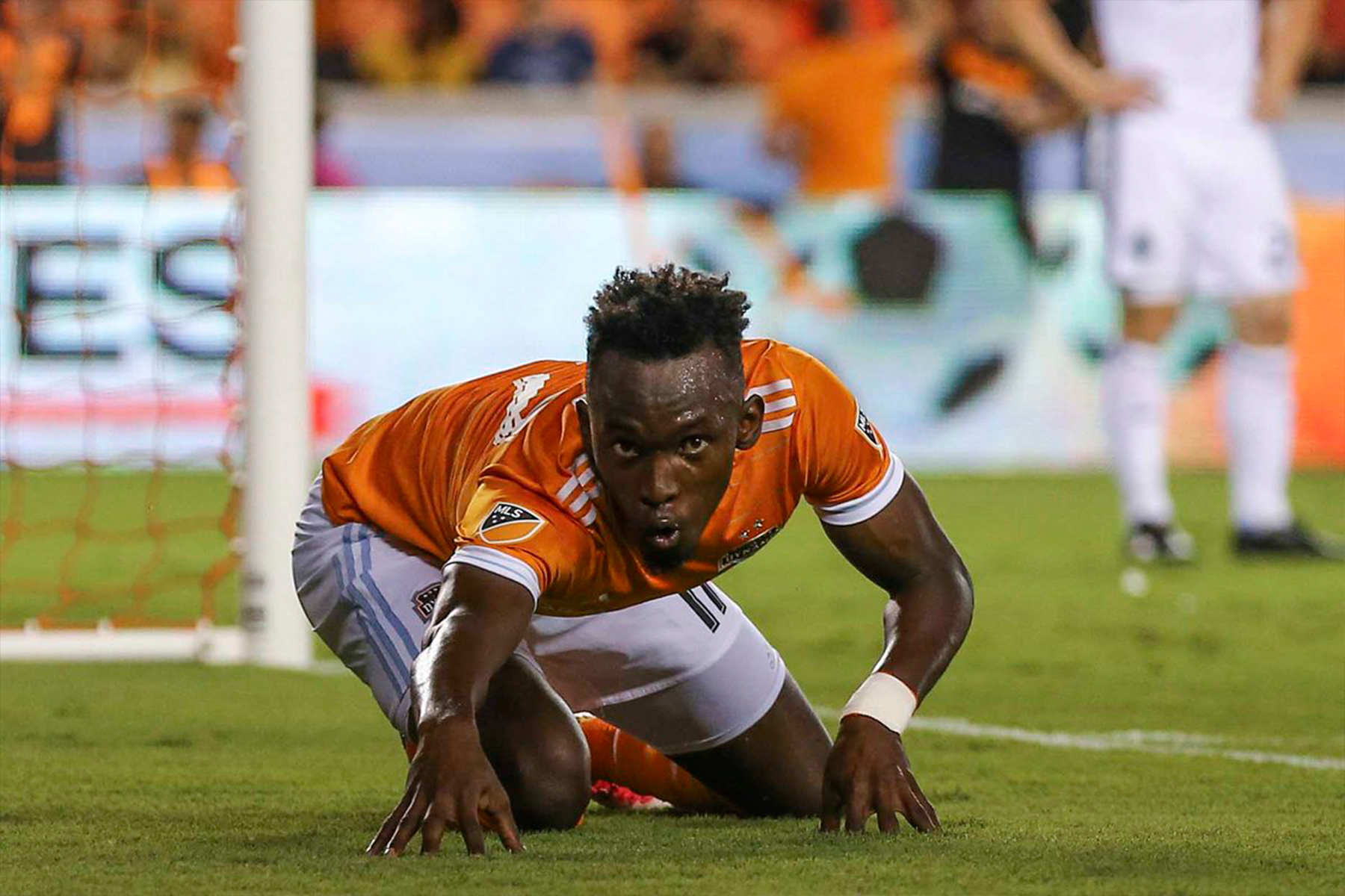 Houston Dynamo compra a Alberth Elis