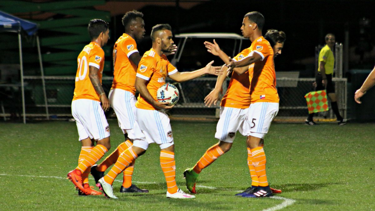 Alberth Elis golea y le da la victoria al Houston Dynamo ante New England Revolution