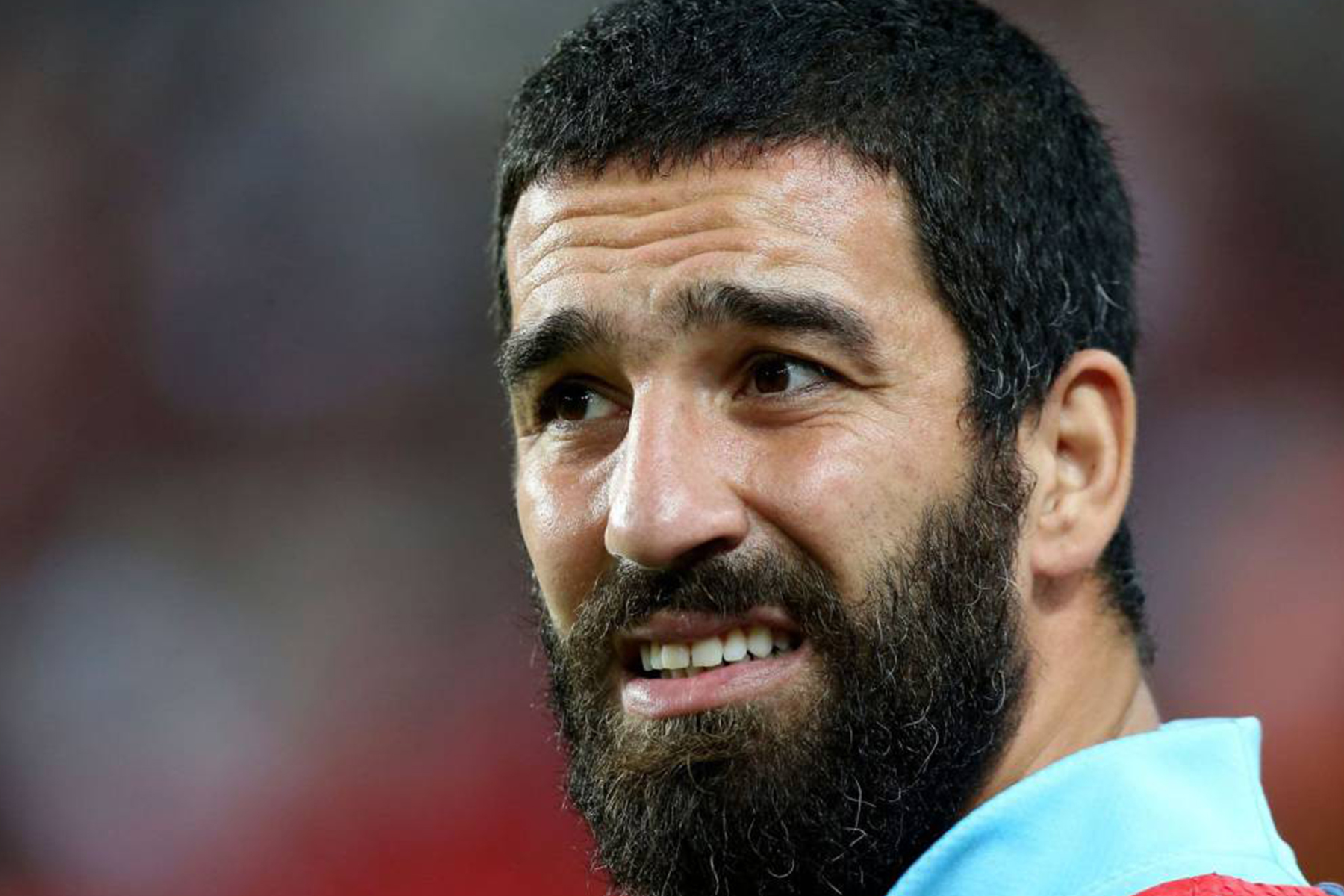 ¡Arda Turan está en problemas! Apuntó con pistola a un cantante 