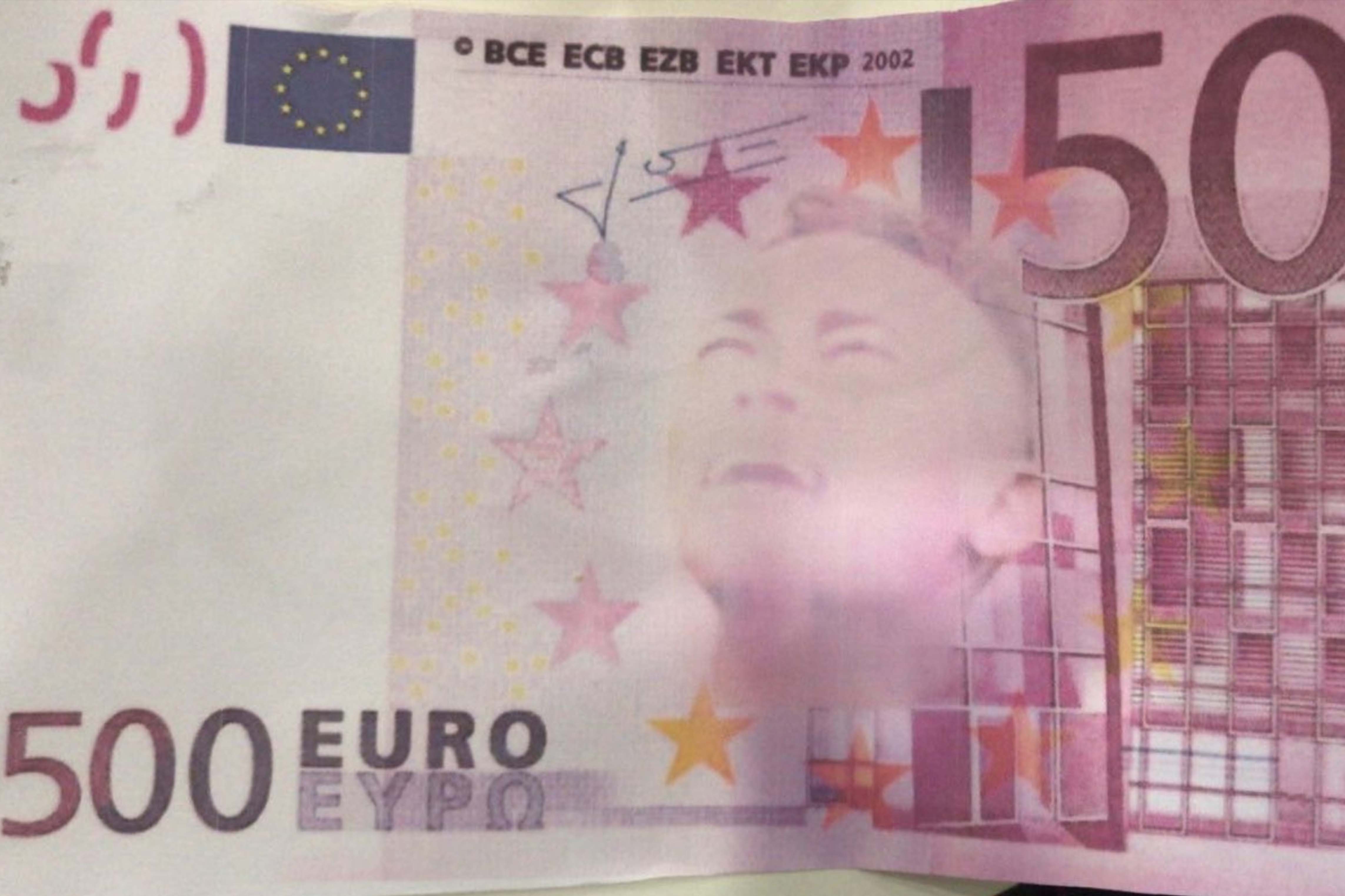 Aficionados del Bayern lanzan billetes falsos con imagen de Neymar 