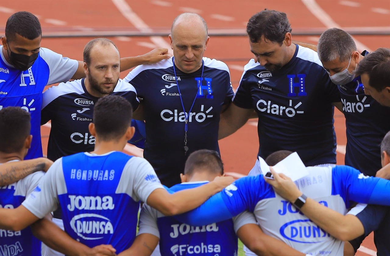  El uruguayo Fabián Coito llegó al banquillo de la Selección hondureña con la ilusión de clasificarla la próximo mundial a disputarse en tierras qataríes. 