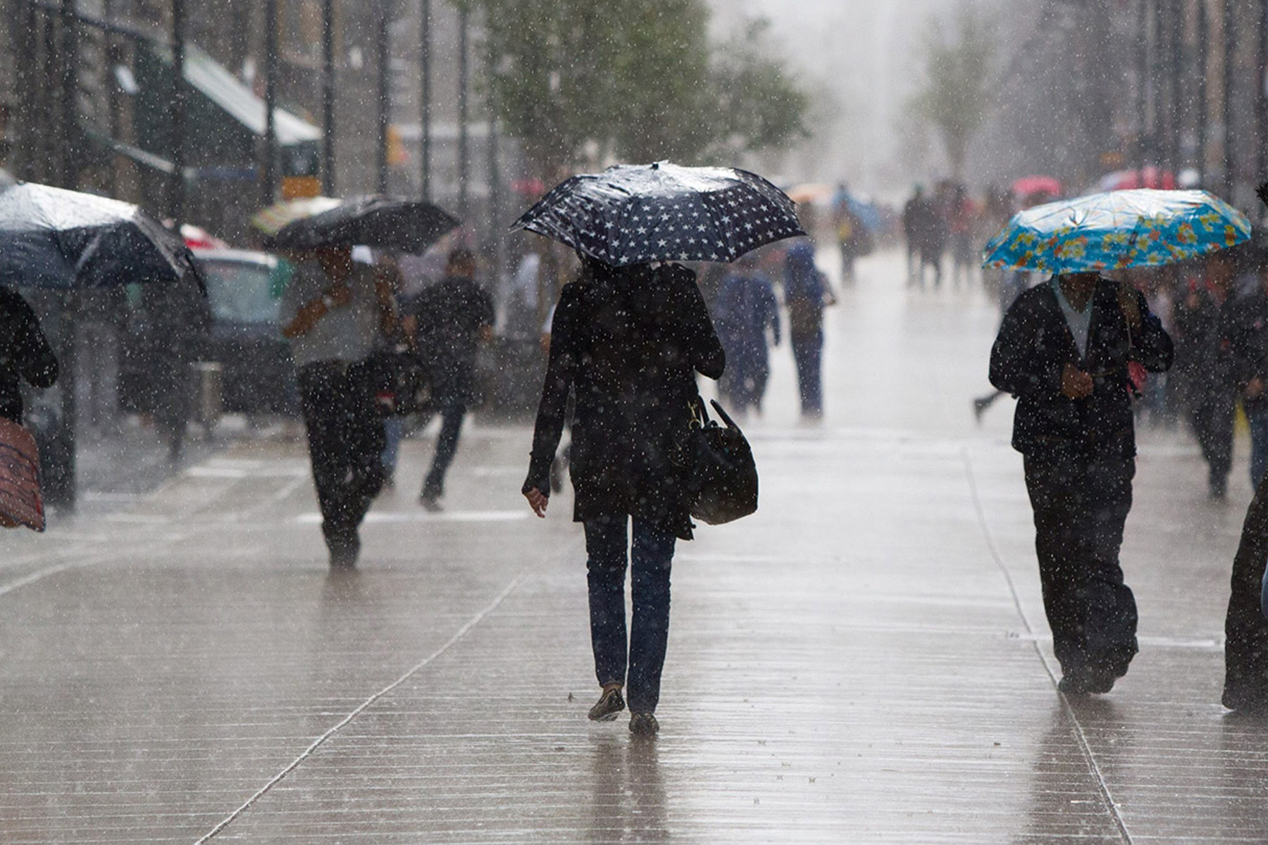 Honduras sigue bajo alerta roja por lluvias y frente frio