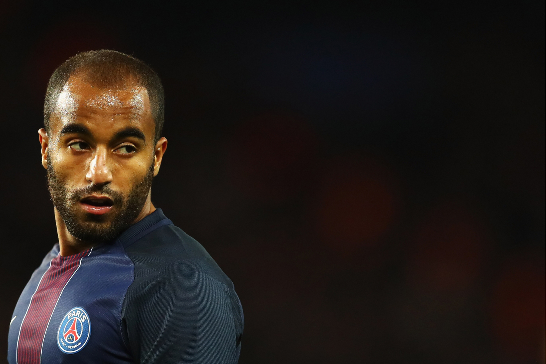 Por soplón, Lucas Moura salió del PSG 