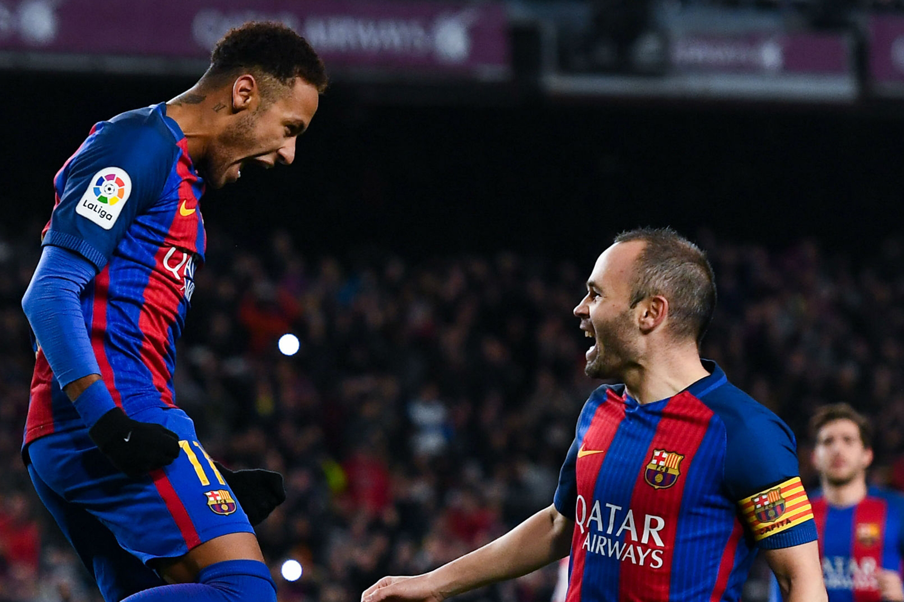  Iniesta: "No me dolería ver a Neymar de blanco"