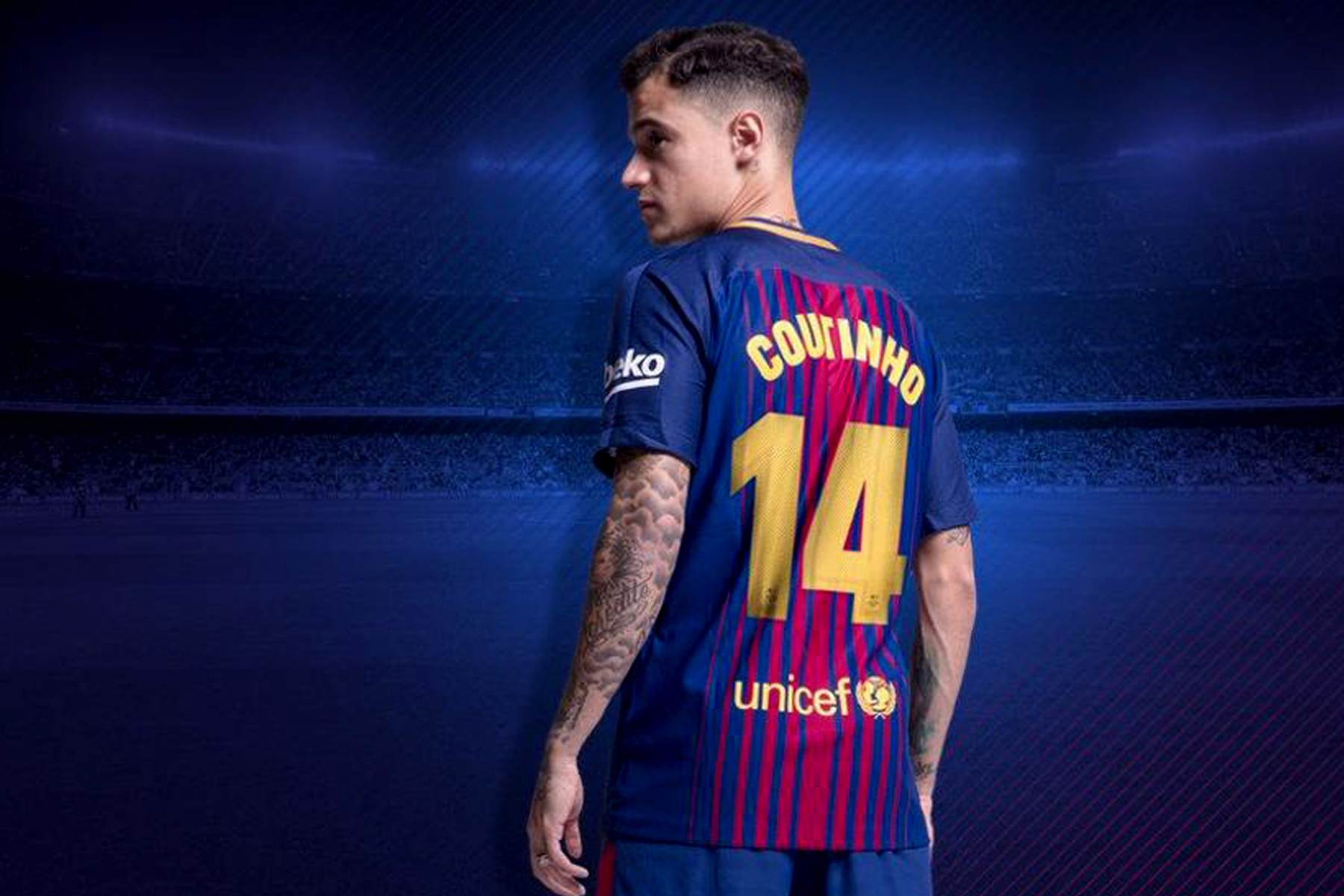 Ronaldinho aconseja a Coutinho en su debut con el Barcelona 