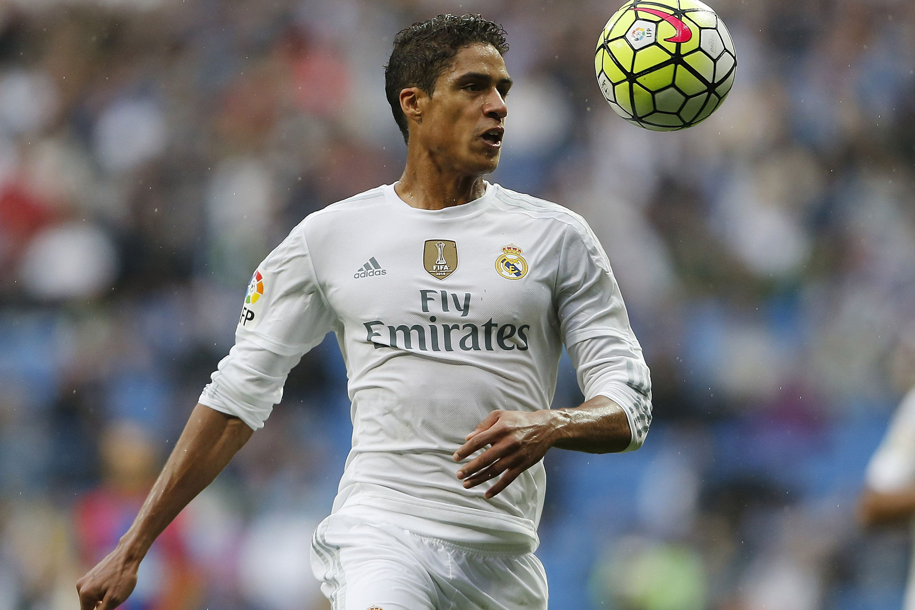 Raphael Varane renueva con el Real Madrid hasta 2022