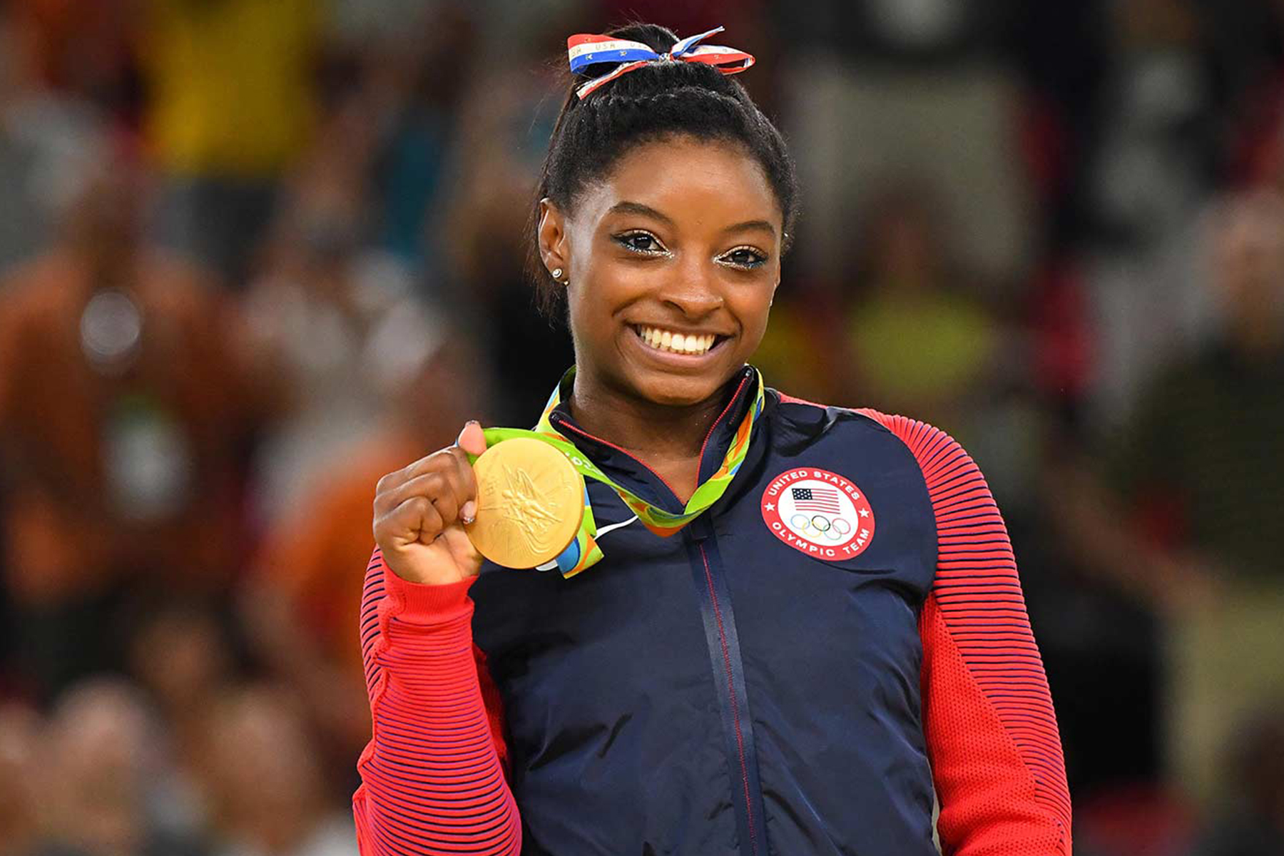 Simone Biles revela abuso sexual